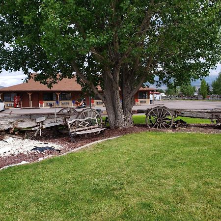 Butch Cassidy'S Hideout Motel Circleville Exterior photo