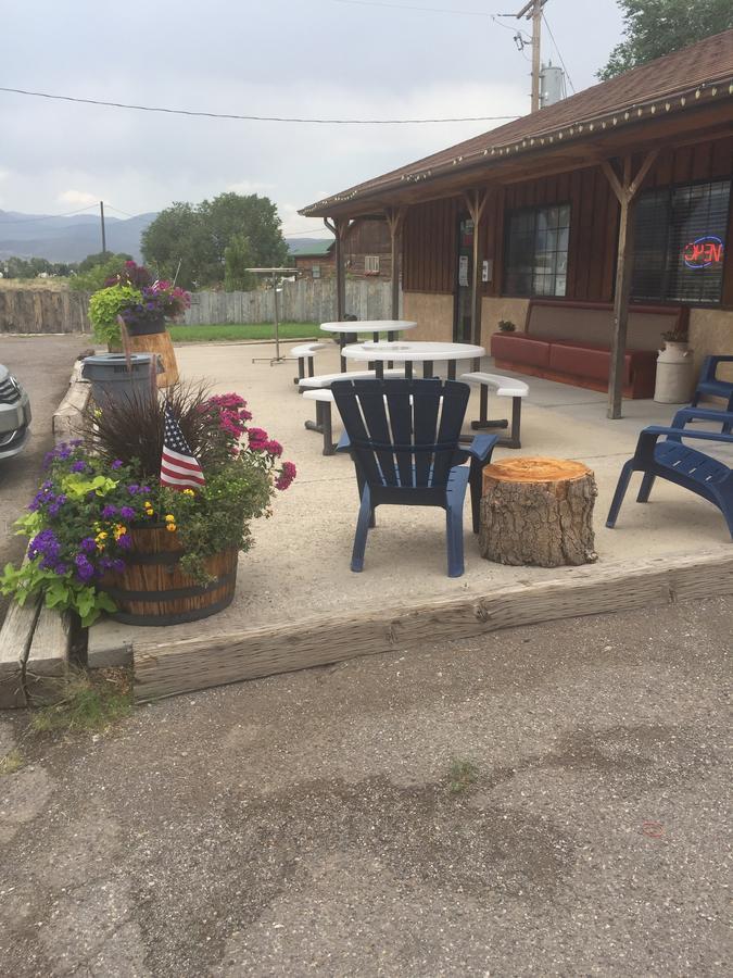 Butch Cassidy'S Hideout Motel Circleville Exterior photo